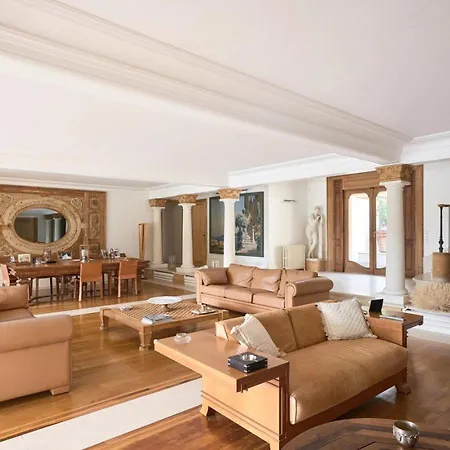 Frona Saint Tropez